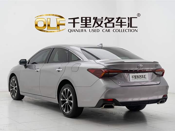 Фото 6 - Toyota Avalon