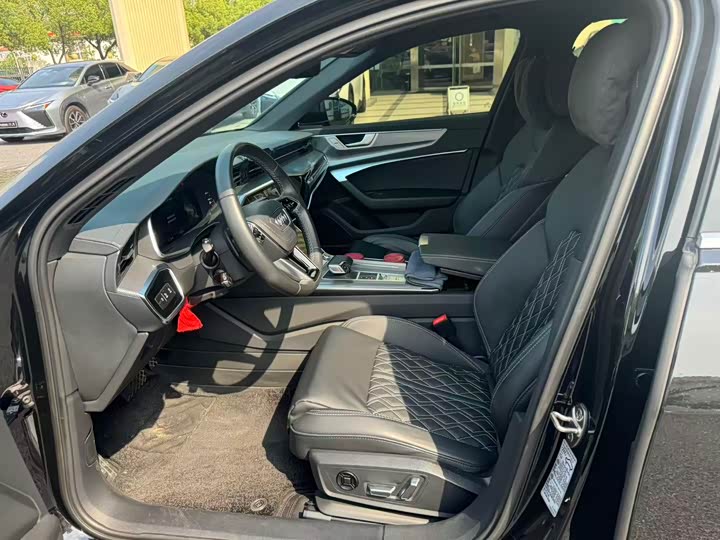 Фото 6 - Audi A6L