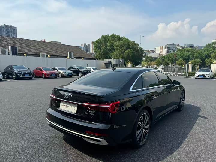 Фото 8 - Audi A6L