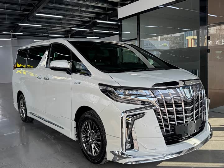 Фото 2 - Toyota Alphard