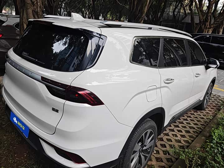 Фото 3 - Geely Okavango