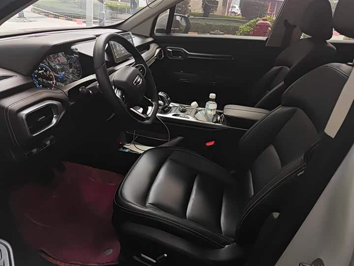 Фото 9 - Geely Okavango