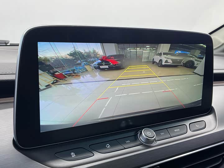 Фото 9 - Buick GL8 ES