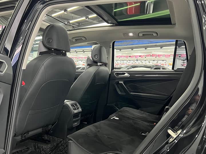 Фото 5 - Volkswagen Tiguan L Pro