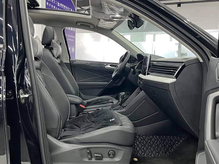 Фото 6 - Volkswagen Tiguan L Pro