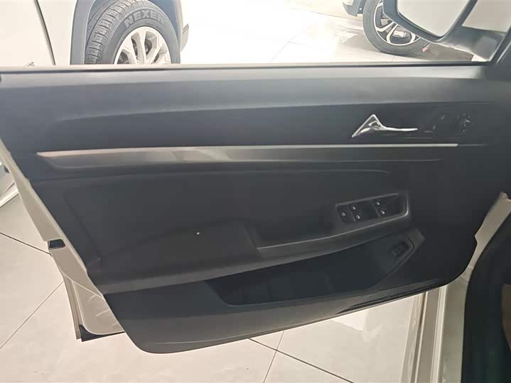 Фото 7 - Volkswagen Lavida