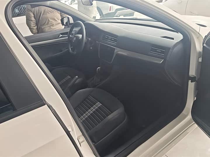 Фото 8 - Volkswagen Lavida