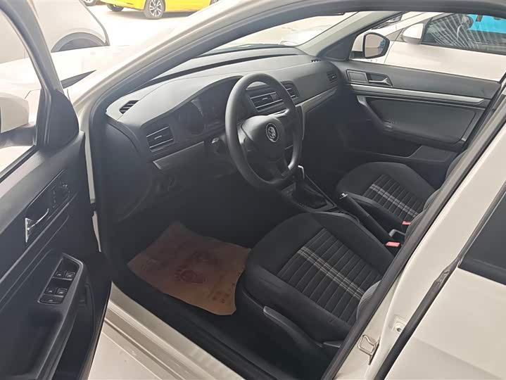 Фото 9 - Volkswagen Lavida