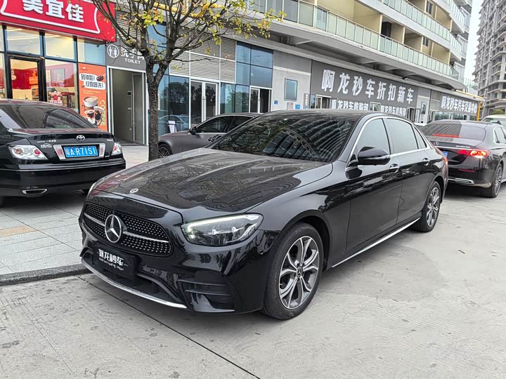 Фото 1 - Mercedes-Benz E-Class