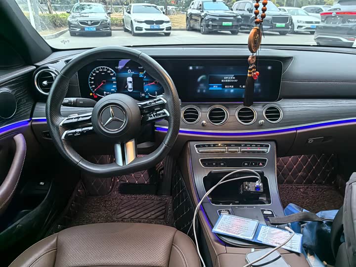 Фото 6 - Mercedes-Benz E-Class