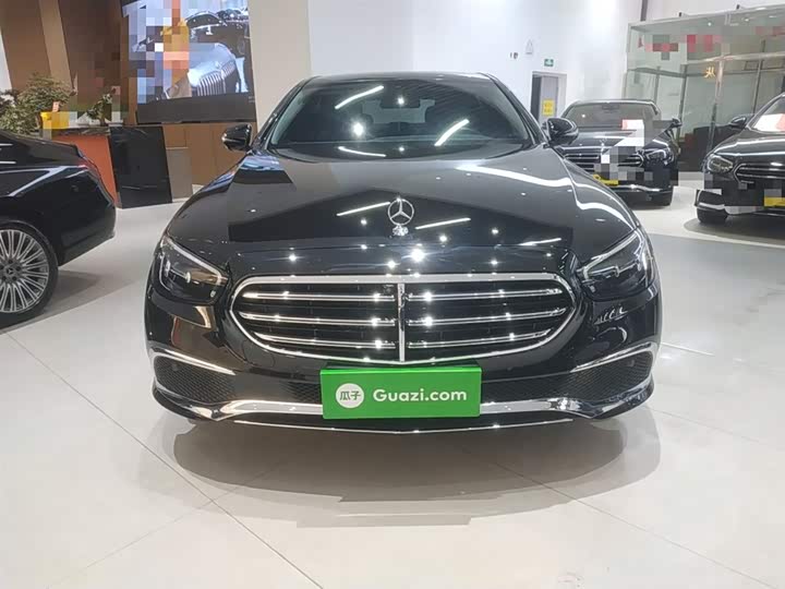 Фото 3 - Mercedes-Benz E-Class