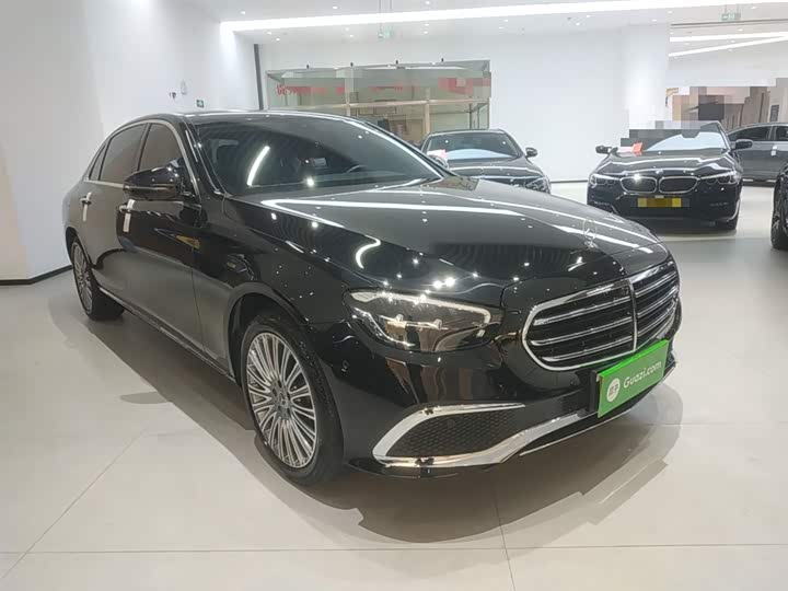 Фото 4 - Mercedes-Benz E-Class