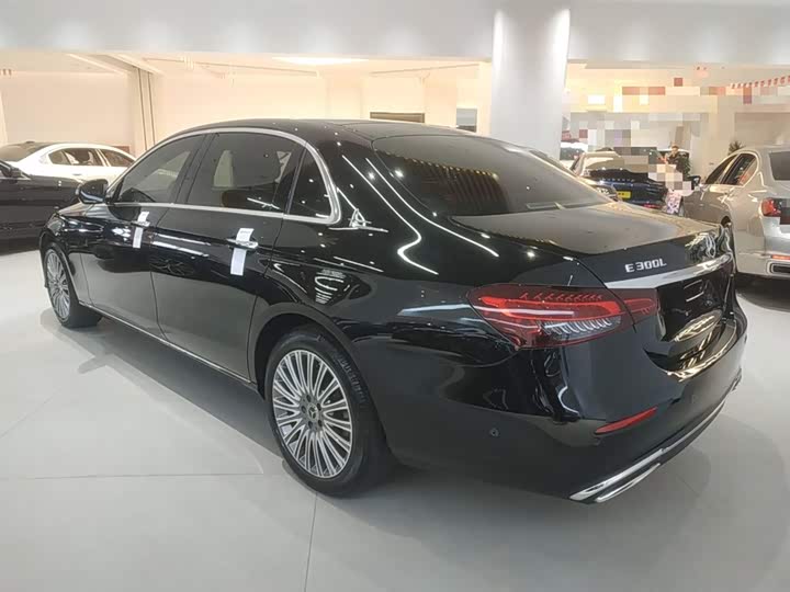 Фото 5 - Mercedes-Benz E-Class