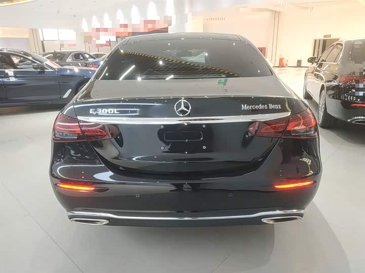 Фото 6 - Mercedes-Benz E-Class