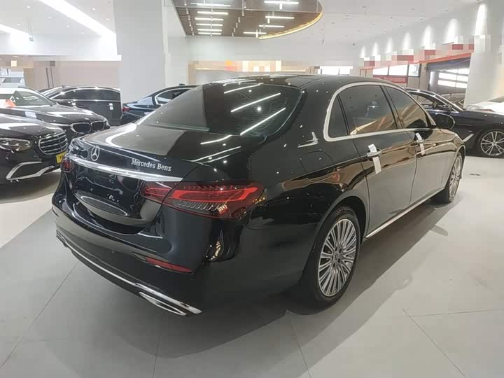 Фото 7 - Mercedes-Benz E-Class