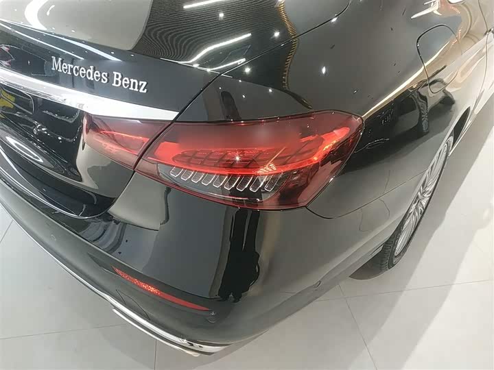 Фото 8 - Mercedes-Benz E-Class