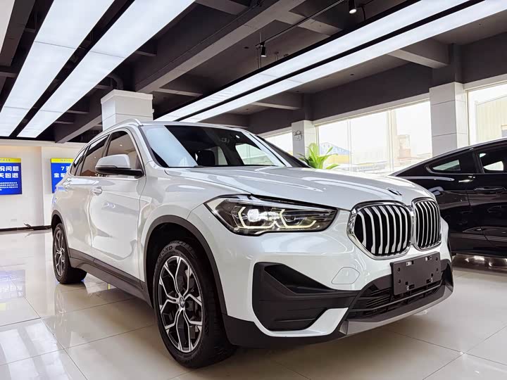Фото 2 - BMW X1