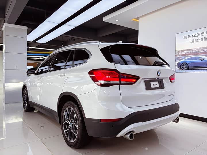Фото 6 - BMW X1
