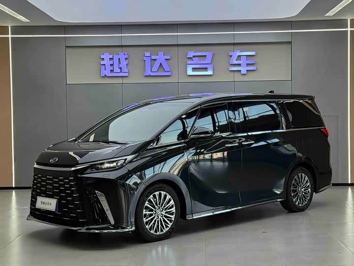 Фото 1 - Lexus LM