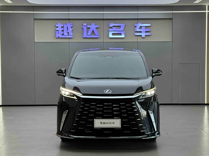 Фото 2 - Lexus LM