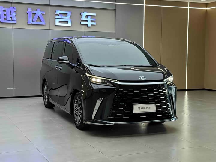 Фото 4 - Lexus LM