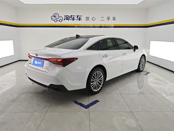 Фото 3 - Toyota Avalon