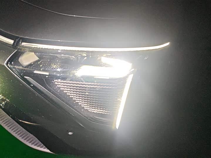 Фото 5 - HiPhi Y