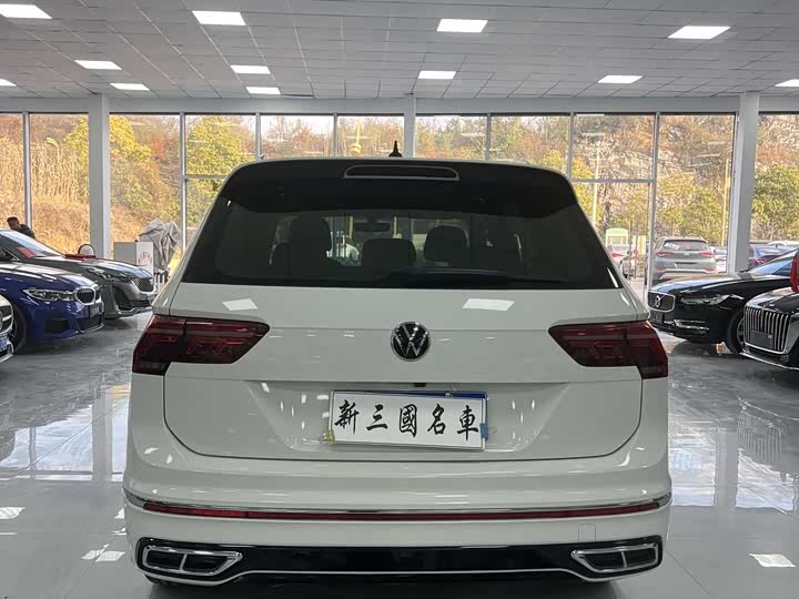 Фото 5 - Volkswagen Tiguan L Pro