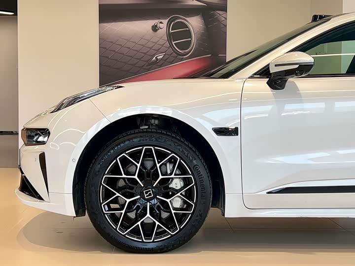 Фото 3 - Zeekr 001