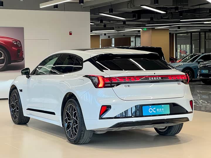 Фото 5 - Zeekr 001