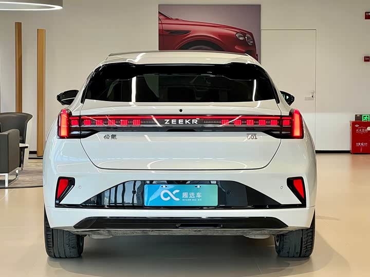 Фото 6 - Zeekr 001