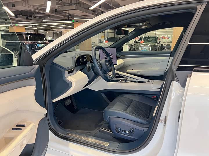 Фото 8 - Zeekr 001