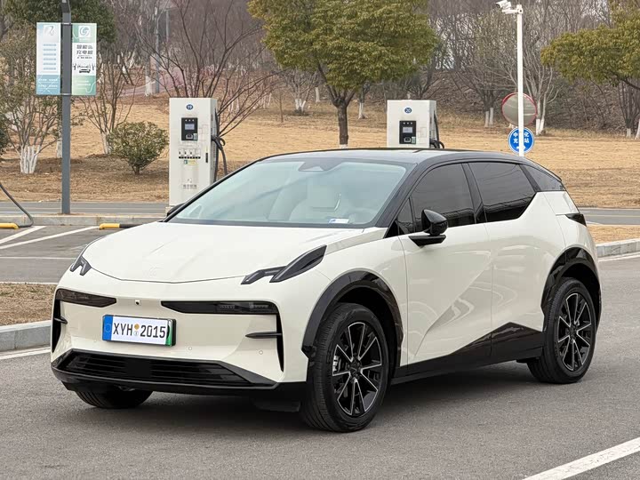 Фото 1 - Zeekr X