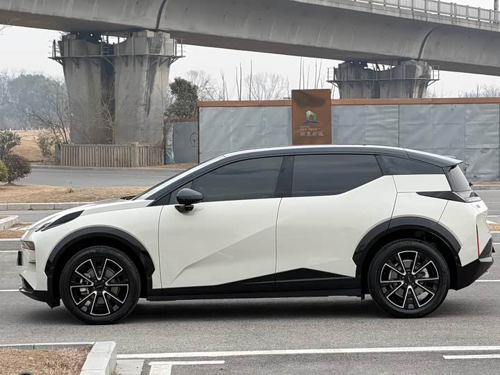 Фото 4 - Zeekr X