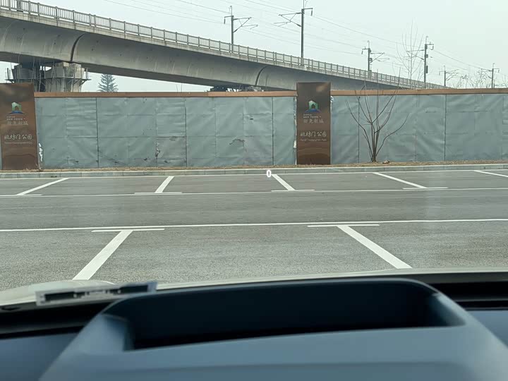 Фото 9 - Zeekr X