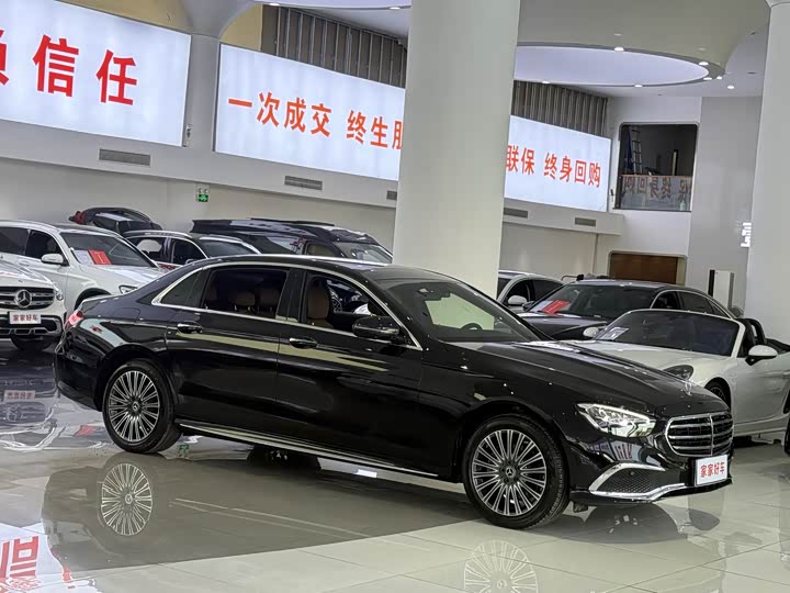 Фото 4 - Mercedes-Benz E-Class