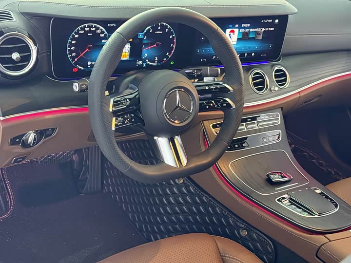 Фото 6 - Mercedes-Benz E-Class