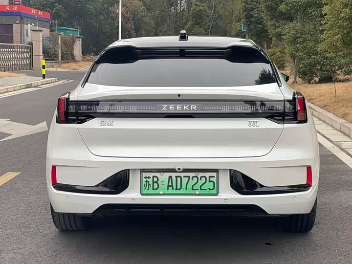 Фото 5 - Zeekr 001