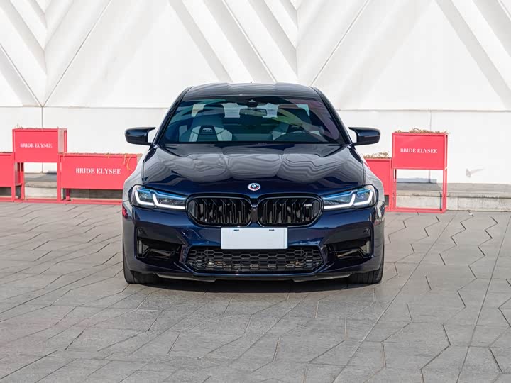 Фото 2 - BMW M5
