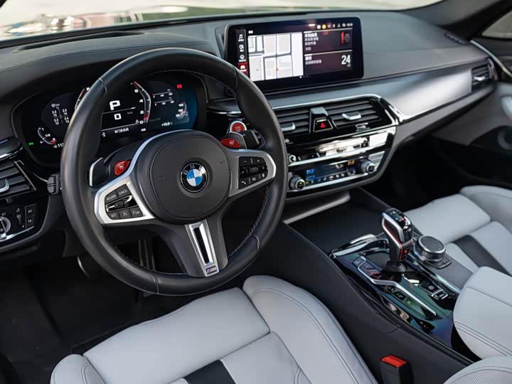 Фото 9 - BMW M5
