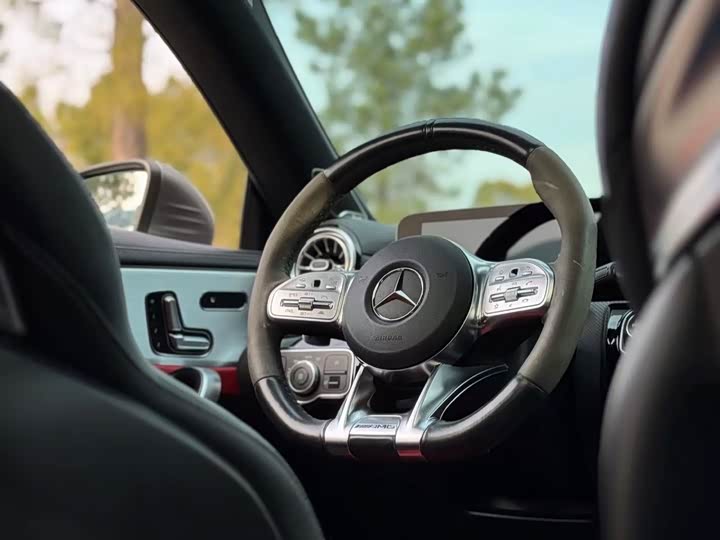 Фото 9 - Mercedes-Benz CLA-Class AMG