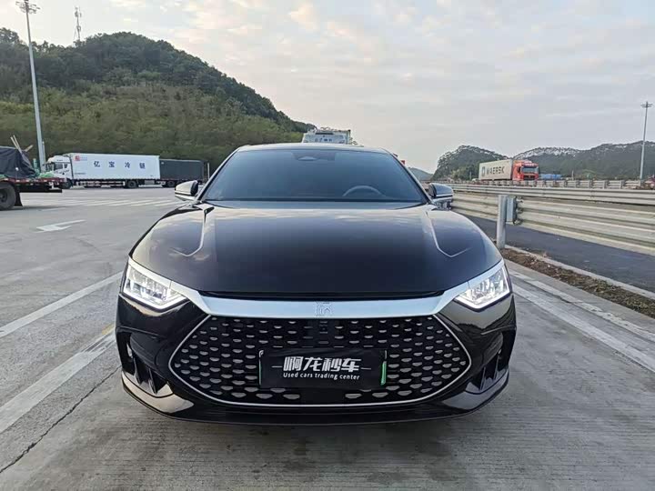 Фото 2 - BYD Han