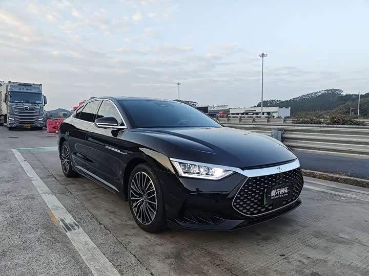 Фото 3 - BYD Han