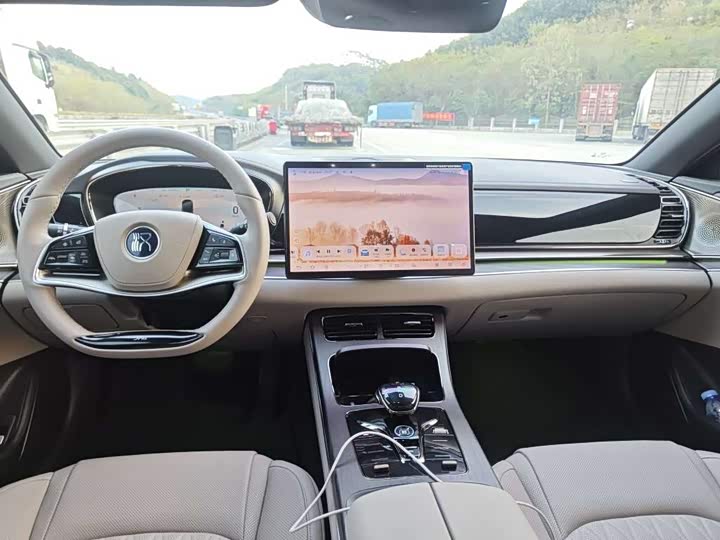 Фото 9 - BYD Han