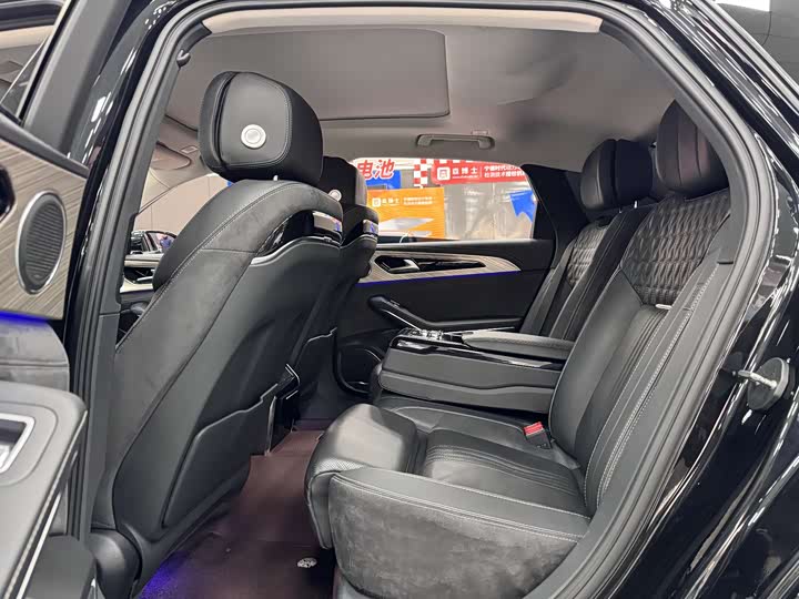 Фото 9 - Hongqi H9