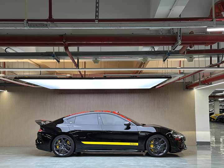 Фото 4 - Xiaomi SU7 Ultra