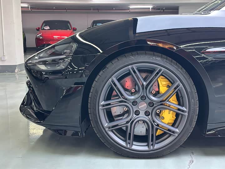 Фото 5 - Xiaomi SU7 Ultra