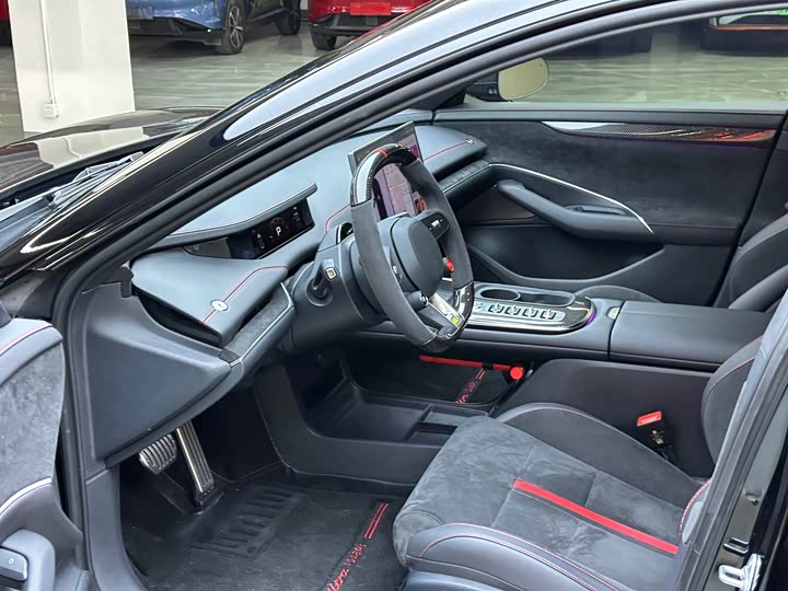 Фото 8 - Xiaomi SU7 Ultra