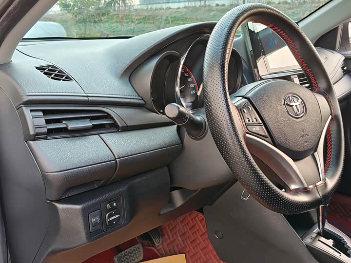 Фото 2 - Toyota Vios FS