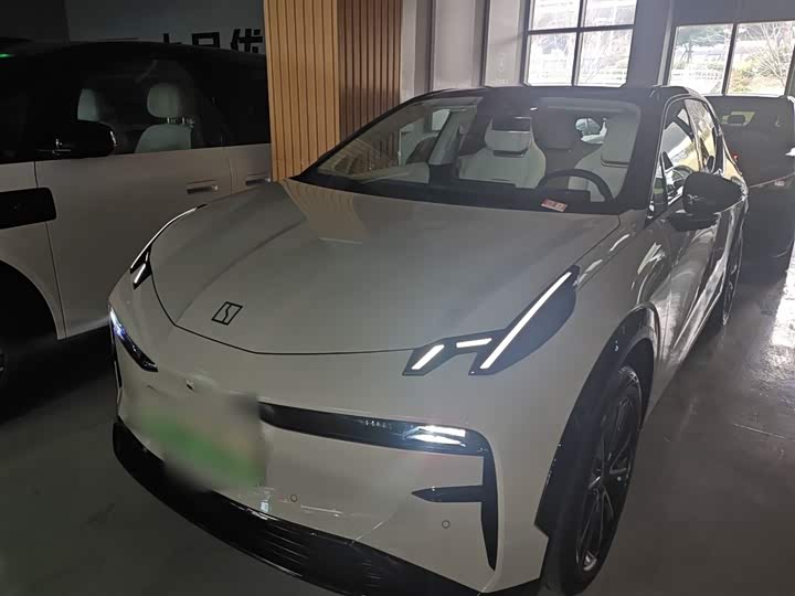 Фото 1 - Zeekr X